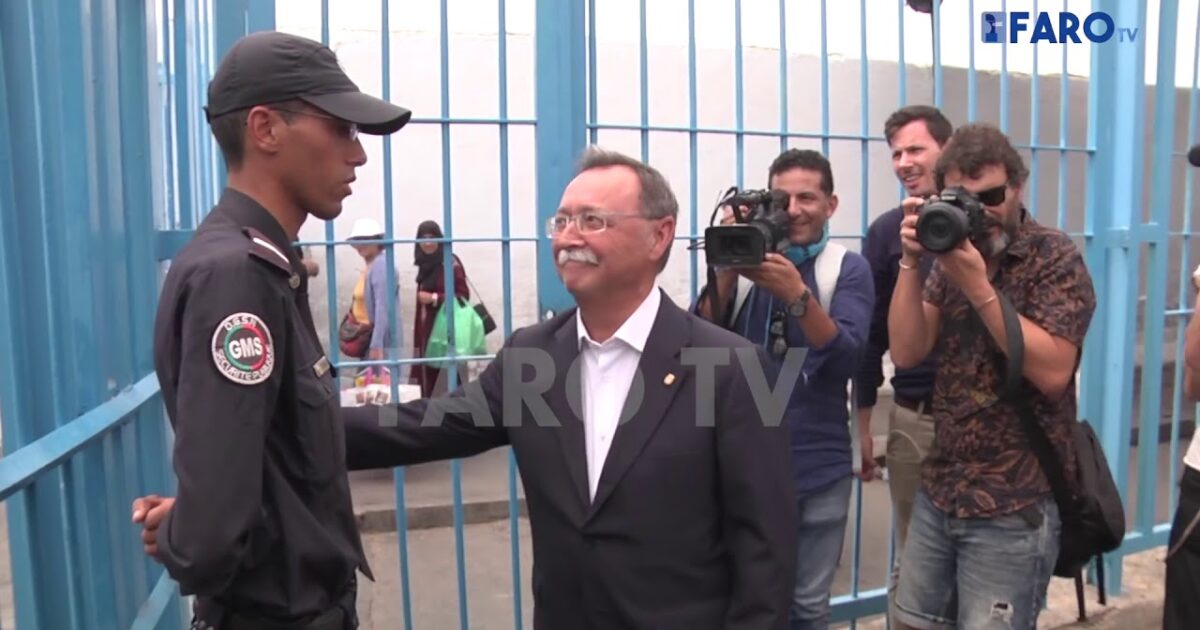 بالفيديو..مسؤول إسباني يتعرض لموقف محرج بعدما رفض جندي مغربي مصافحته 99134