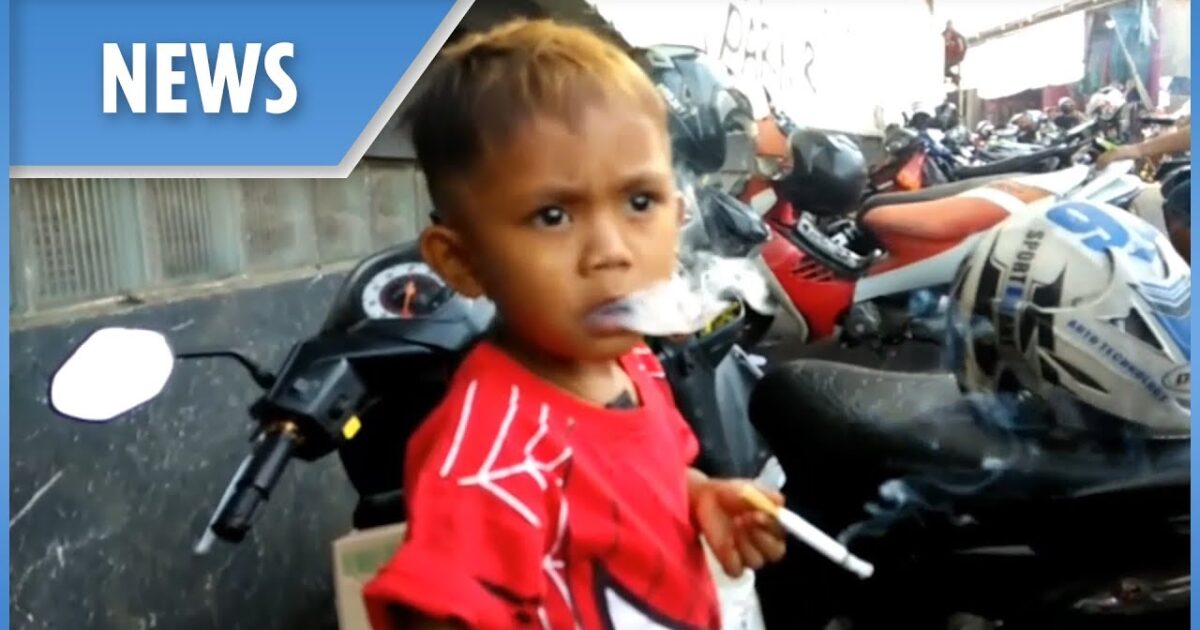 بالفيديو....طفل عمره سنتين ونصف مدمن على التدخين 99953