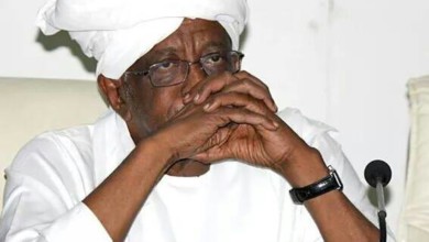 الدكتور امين مكي مدني