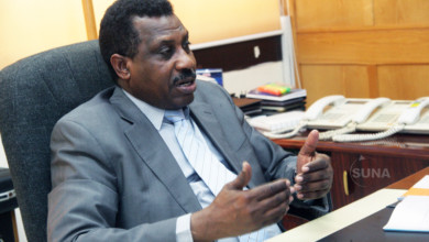 مساعد محمد أحمد محافظ بنك السودان المركزي