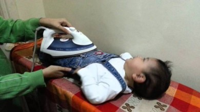 أم تنتقم من زوجها بتعذيب ابنتها وحرقها بالنار ام تنتقم