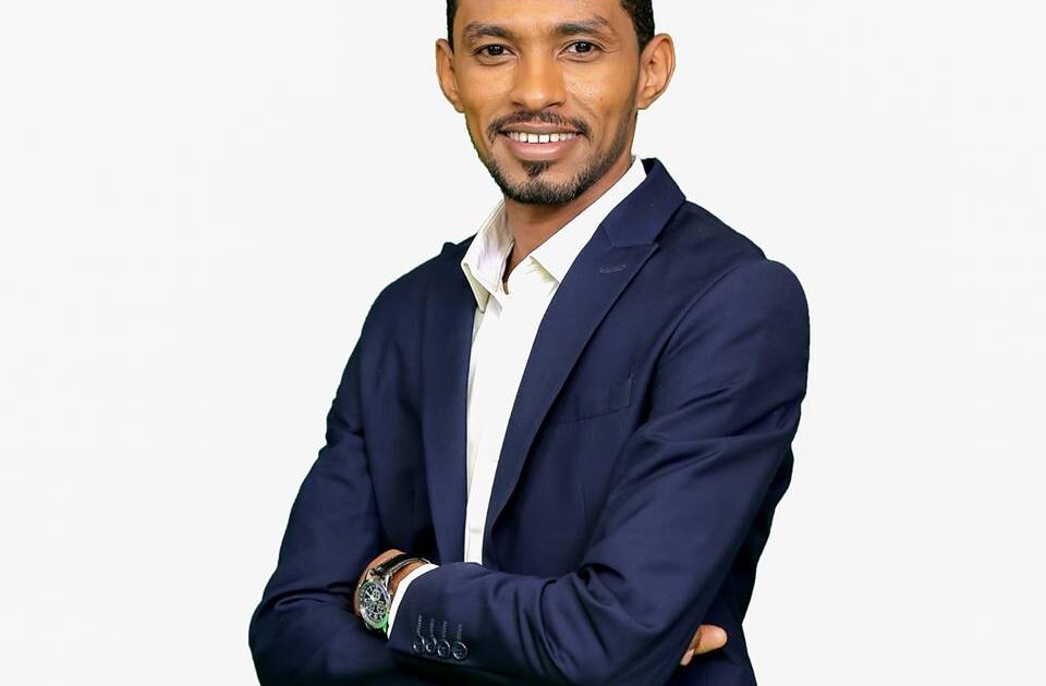مذيع سودانية 24 "راشد نبأ " يرد على حلقة شباب توك المثيرة للجدل حول المرأة السودانية راشد نبا
