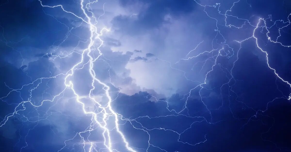 سماء اليمن تخطف الأرواح صاعقة