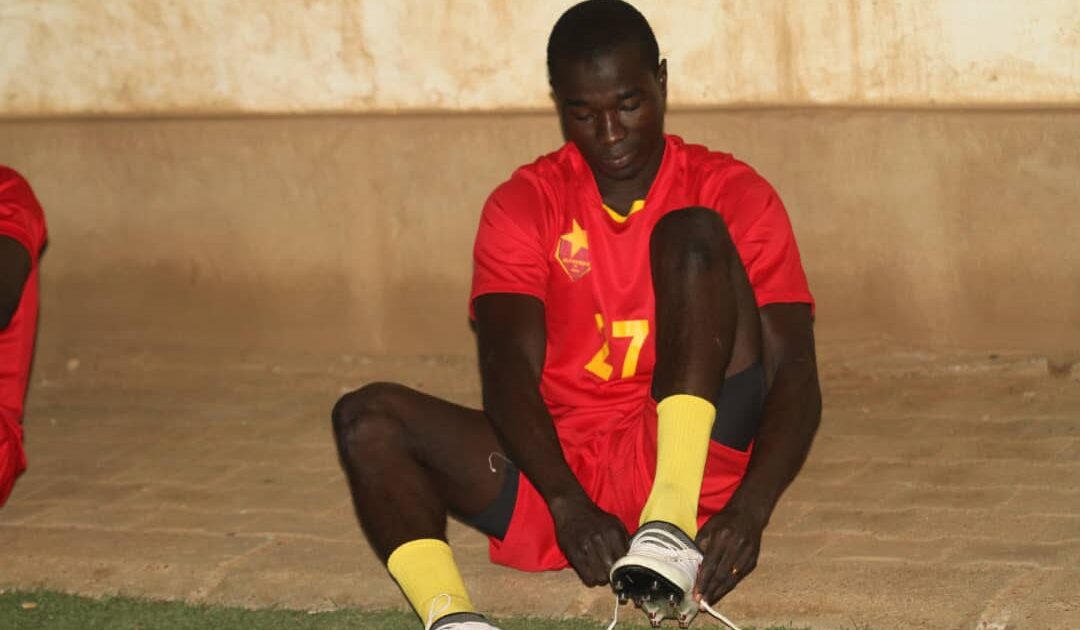 لاعب المريخ النيجيري (مجيد سومانا) ينضم إلى منتخب بلاده لمواجهة (مصر) في التصفيات..! لاعب المريخ