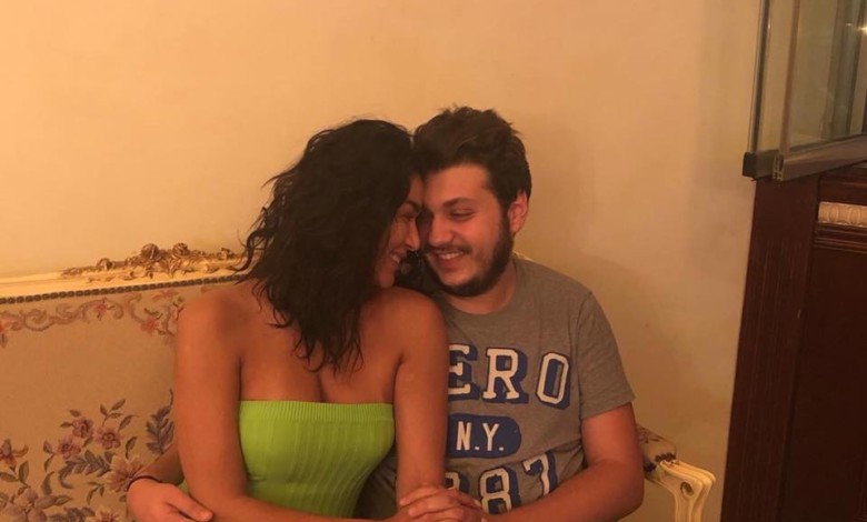 بعد ان وصف والدته بـ"المريضة" ... نهاية الخلاف بين نادين الراسي و إبنها مارك نادين الراسي 1