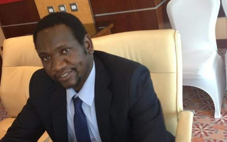 برلماني يوضح ملابسات جدل حول زواجه من صحفية برلماني