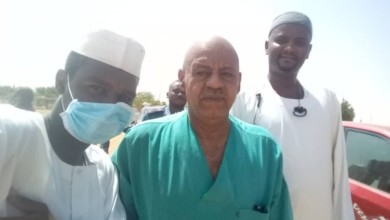 يقتل إبنة عمه ويصيب شقيقتها إصابات خطيرة بسبب وجود أسماء شباب في هاتف إحداهن نبش الجثة