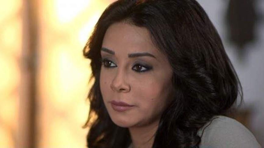 تعرفوا إلى ابن الفنانة كاريس بشار...هل يشبهها؟ كاريس