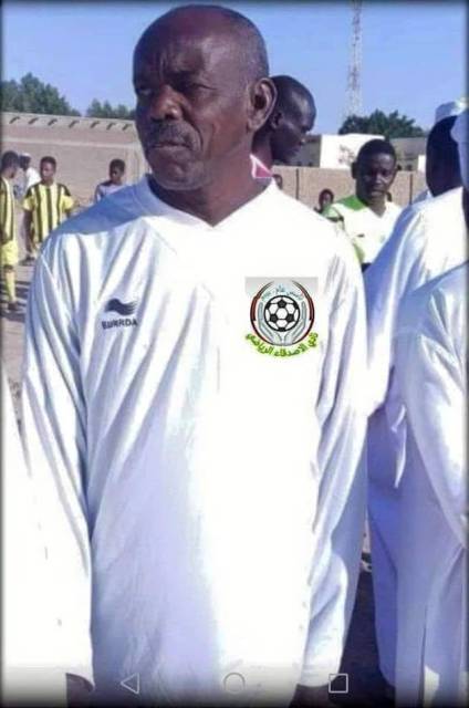 بالصورة.. مشجع هلالي يفارق الحياة بعد أعلان الحكم الجزائري ضربة جزاء للأفريقي التونسي ضد الهلال مشجع الهلال