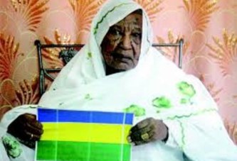 مصممة علم السودان السريرة مكي