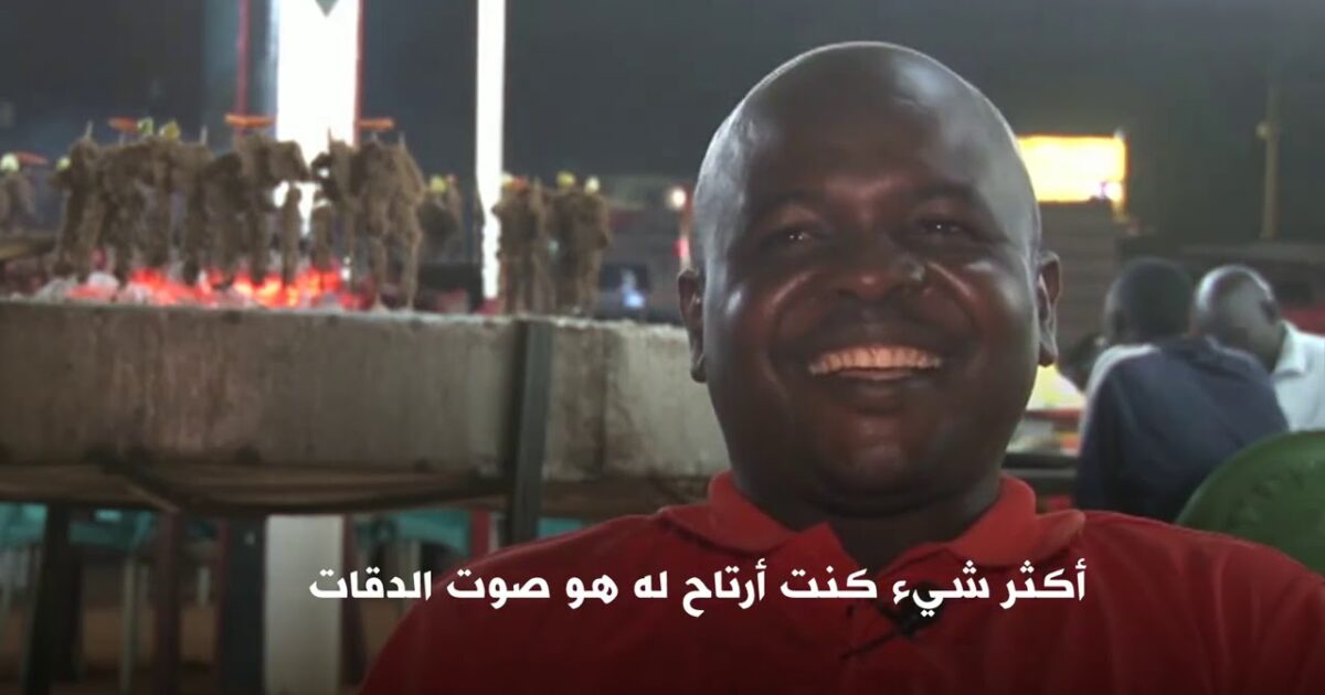 شاهد الفيديو ..سوداني يدخل الكوارع و الأقاشي الى هيئة الإذاعة البريطانية (BBC) 125944