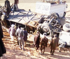 مصرع (14) شخصاً وإصابة (48) آخرين إثر انقلاب بص busssss