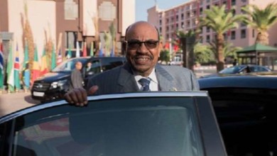 البشير: قانون الطوارئ لمحاربة الفساد والتهريب البشير 2