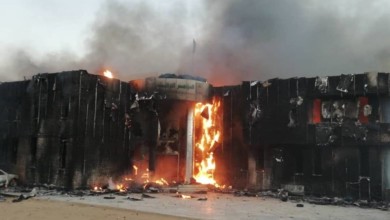 عاجل بالصور: حريق هائل يلتهم المقر الرئيسي للمؤتمر الوطني بمدينة عطبرة بالكامل المؤتمر الوطني