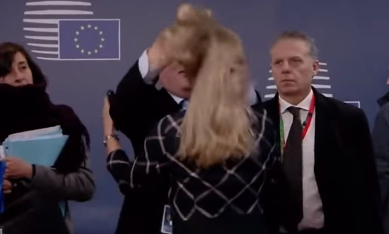 بالفيديو - فضيحة جديدة لمسؤول أوروبي بارز مع سيدة.. هل كان في حالة سكر؟ صور 2