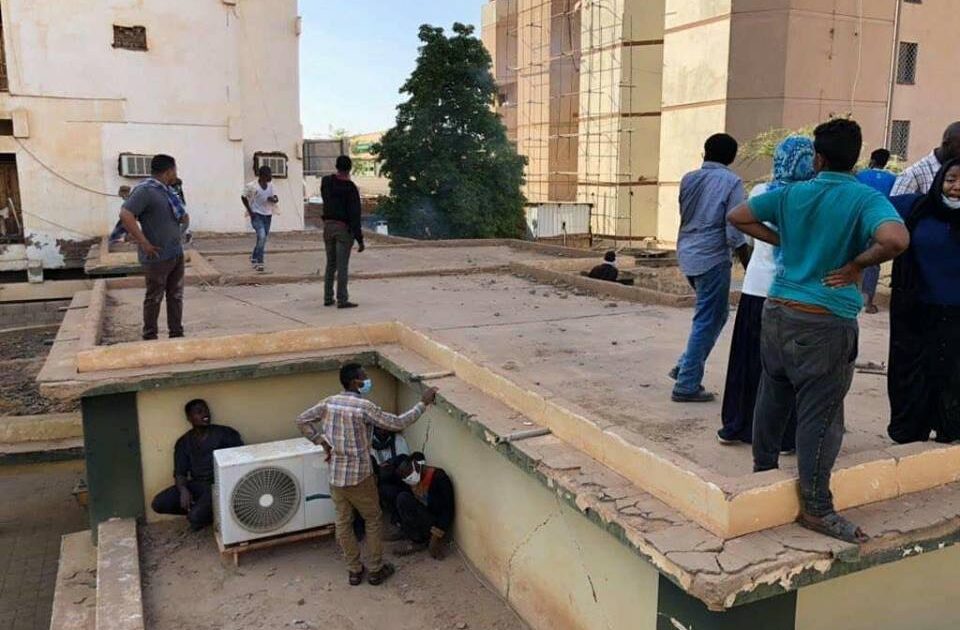 هل تصبح هذه الصورة أيقونة للثورة السودانية ؟! + صور فتاة سودانية احتجاجات