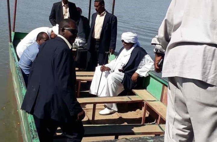 "مركب" النائب الأول للرئيس البشير يثير سخرية مواقع التواصل قارب بكري حسن صالح