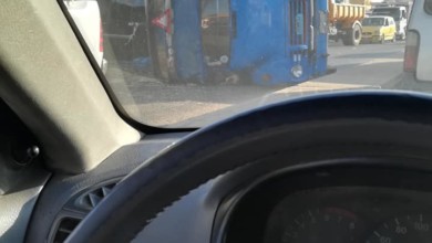 لوري مقلوب
