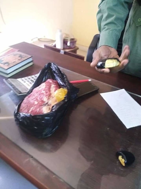 عاجل : جمارك حلفا تضبط سائق مصري حاول تهريب "ذهب سوداني خام " مخبئ داخل لحوم مصري