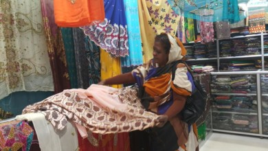 ملابس محل ثياب نسائية