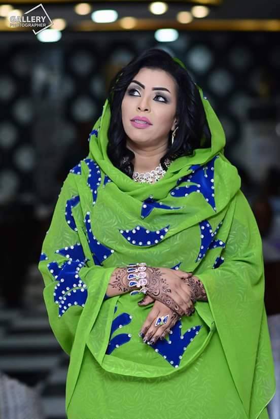 بالفيديو.. الفنانة ميادة قمر الدين: المهدي يقول (بوخة المرقة) والبشير يقول (كية ومغسة) يا ناس