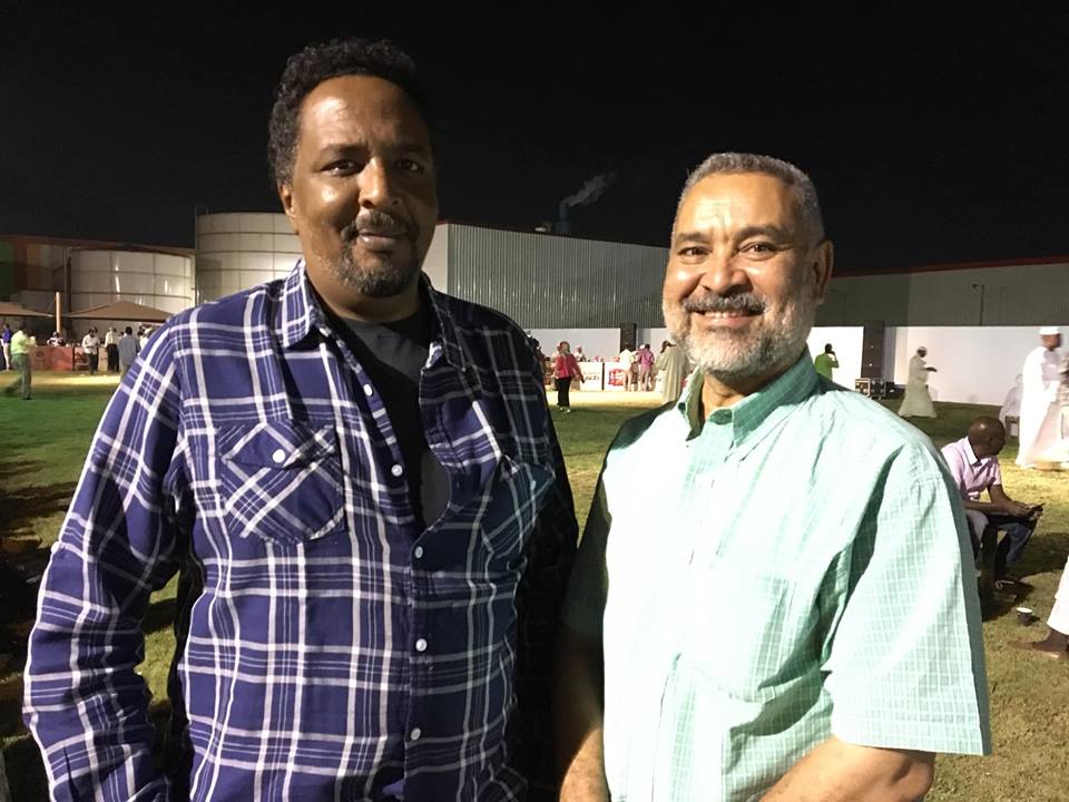 صحفي سوداني يتوقع شخصية رئيس وزراء ما "بعد الانتفاضة" واسقاط البشير حسين ملاسي