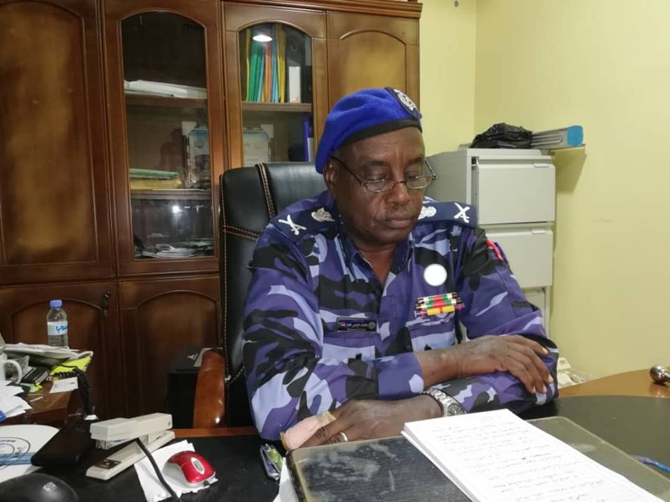عاجل: لواء شرطة يوضح حقيقة أحداث بورتسودان بين الجيش والأمن لواء شرطة محمد موسى عمر