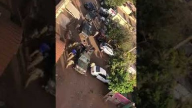 بالفيديو.. قوات الأمن تحاصر عدداً من المتظاهرين وتستخدم القوة المفرطة تجاههم 132505