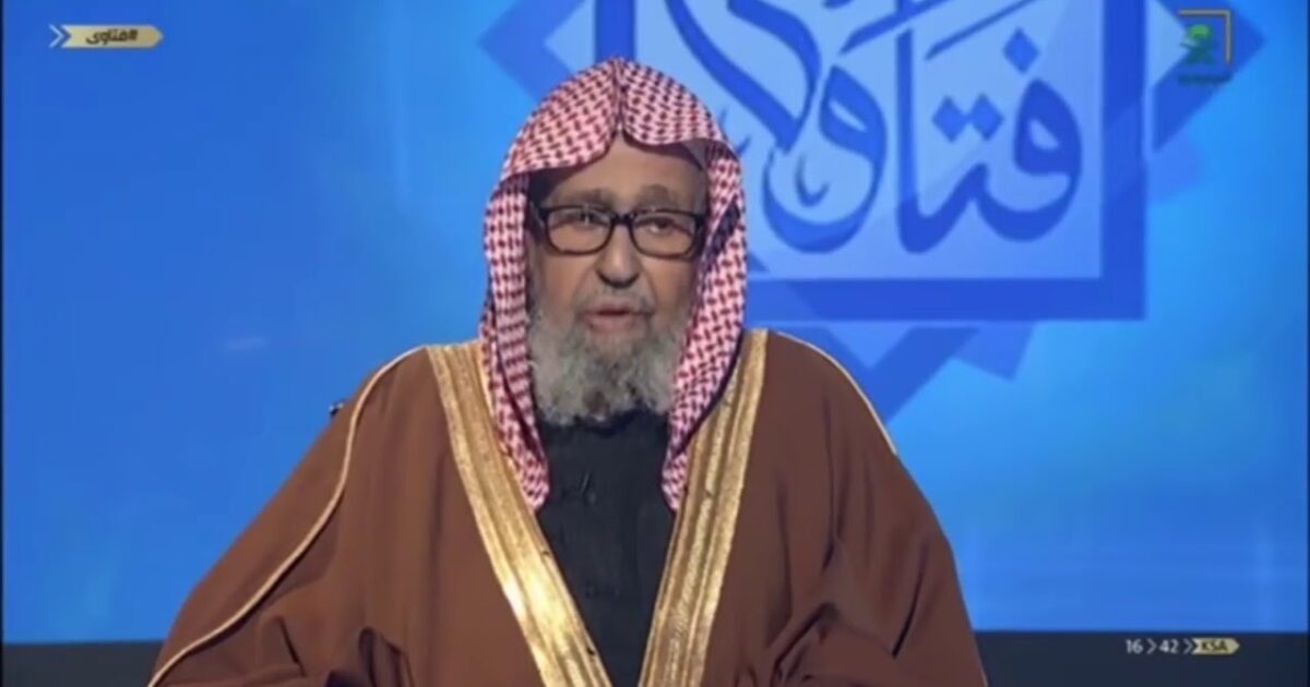 فيديو.. "الفوزان": الصلاة على الميت تجوز لمدة شهر ويحرم إخبار الموتى بحال أسرهم لأنهم لا يسمعون 134549