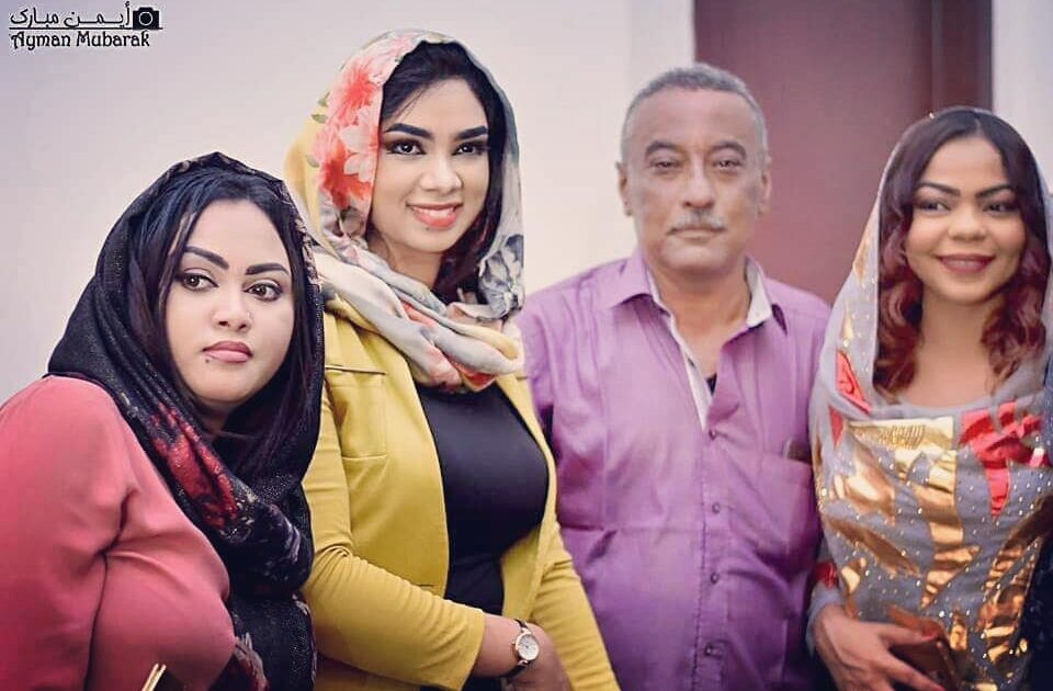 بالصور ..نجمة قناة النيل الازرق ريان الظاهر تخطف لقب أجمل مذيعة في العام 2018 45777864 589661668159494 2110235791010272014 n