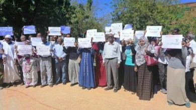 مظاهرات السودان: أساتذة جامعة الخرطوم ينضمون للمظاهرات على البشير اساتذة جامعة الخرطوم