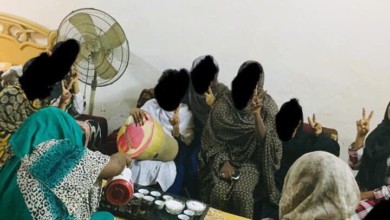 بالصور ...حيلة "زواج" ذكية تنجح في انقاذ متظاهرات سودانيات من قوات الأمن بنات امدرمان2