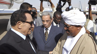 مجلة أمريكية: البشير ليس حسني مبارك ومصير حكم السودان معلق حسني مبارك
