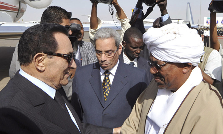 مجلة أمريكية: البشير ليس حسني مبارك ومصير حكم السودان معلق حسني مبارك
