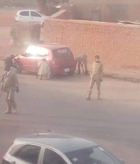بالصورة.. قوات الأمن تقوم بتخريب سيارة مواطن عمداً تثير غضب المواطنين سيارة مواطن