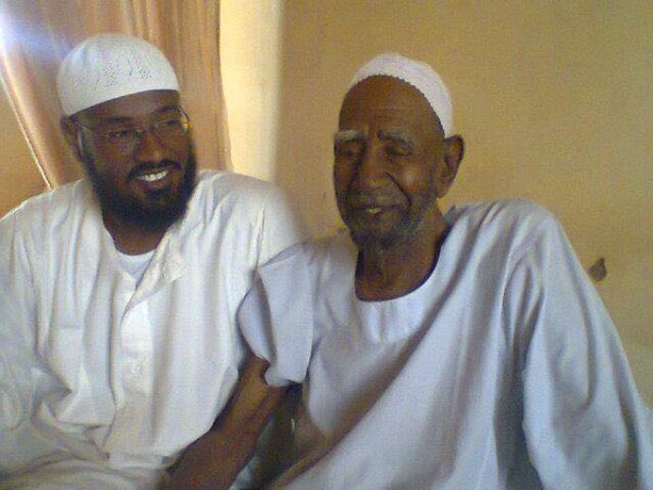 بالصورة.. صاحب الجواز رقم 1 في السودان .. تعرف عليه! صاحب الجواز رقم واحد في السودان