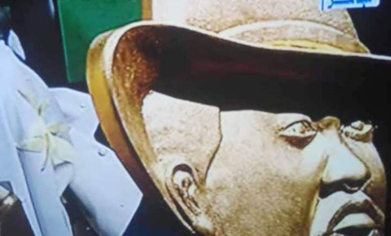 صنم الكاردينال’’ يشعل مواقع التواصل الاجتماعي في السودان صنم الكاردينال