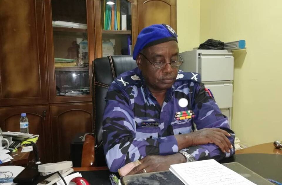 عاجل: لواء شرطة يوضح حقيقة أحداث بورتسودان بين الجيش والأمن لواء شرطة محمد موسى عمر