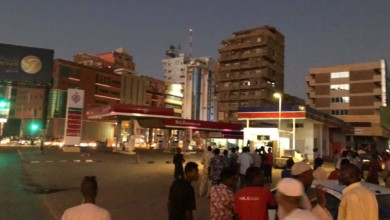 الشرطة السودانية تلقي القبض على مطلوب جنائياً هدد بتفجير نفسه داخل محطة وقود بالخرطوم محطه