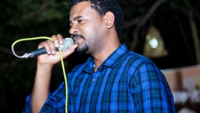 هاني عابدين يغني