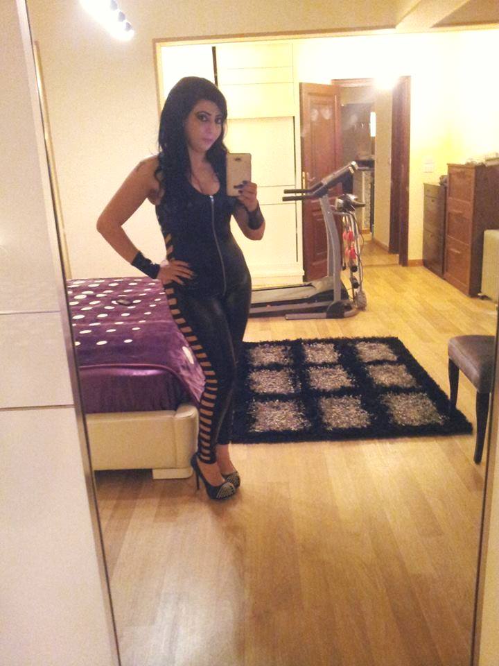 الممثله المصريه : منى الغضبان للنيابة: «المخرج أوهمني بالنجومية وتزوجته عرفيا» منى الغضبان