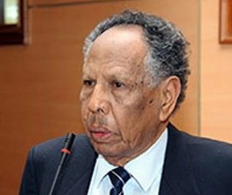 تجمع المهنيين” يرفض مبادرة ” الإصلاح والسلام” التي على رأسها “الجزولي دفع الله” ويتمسك بإسقاط النظام دون شرط الجزولي دفع الله