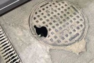 منهول يتسبب في إغلاق كوبري كوبر منهول مجاري