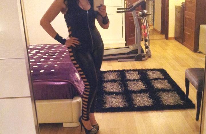 الممثله المصريه : منى الغضبان للنيابة: «المخرج أوهمني بالنجومية وتزوجته عرفيا» منى الغضبان