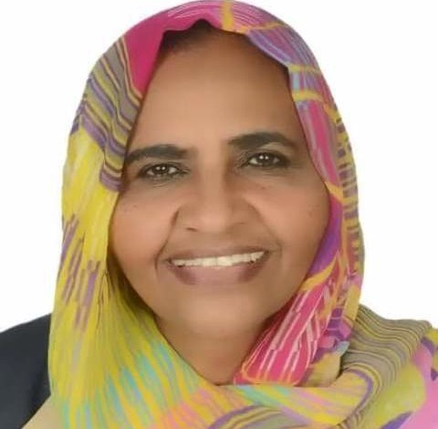 وزيرة سودانية تردد شعار المتظاهرين: (حرية، سلام، عدالة) وداد بعقوب
