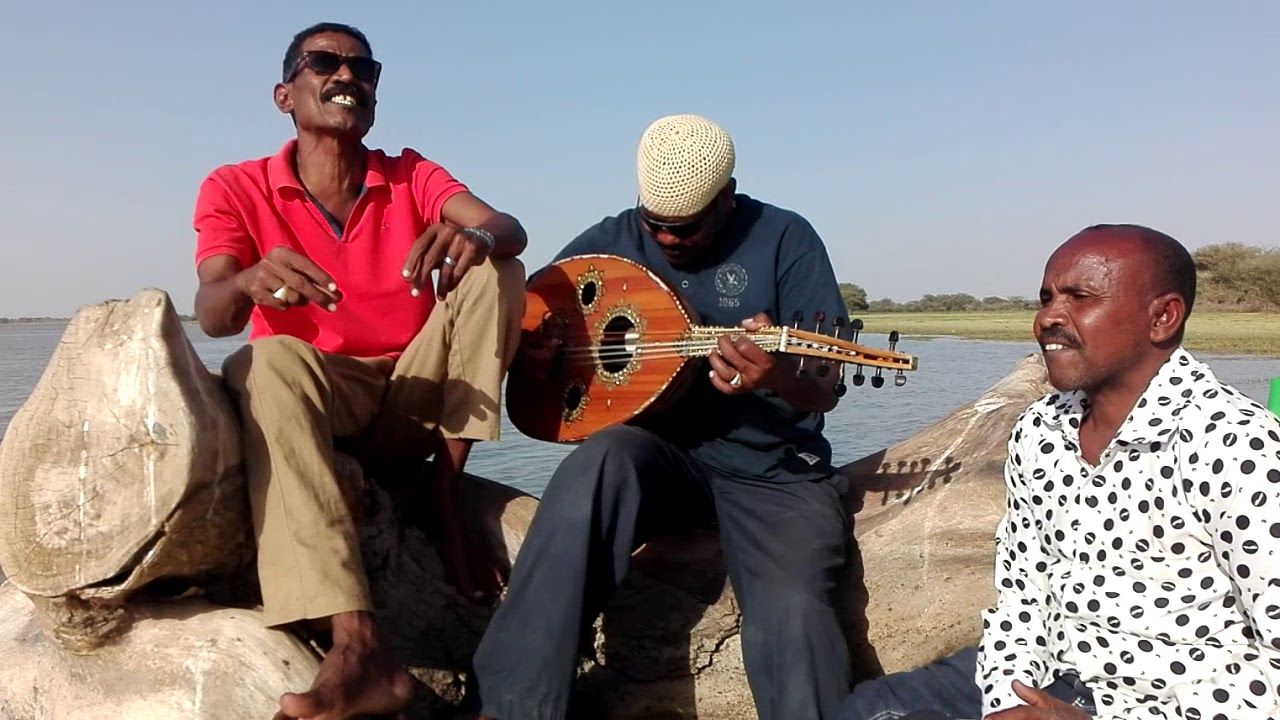 بالفيديو : أب سم يهدد الفنانين وتوقعات باحتلاله قمة الساحة الفنية 146649