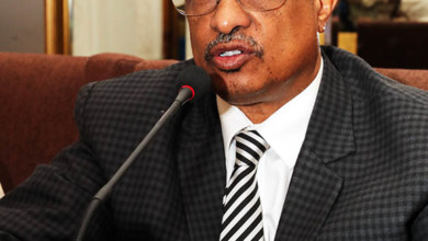 إستمرار مسؤول في منصبه رغم إعفائه بقرار من رئيس الجمهورية 39340.jpgحمد الجزولي