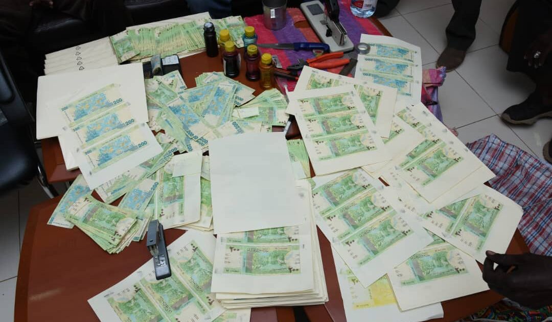 ضبط أخطر شبكة لتزييف العملة WhatsApp Image 2019 03 23 at 9.53.18 PM1