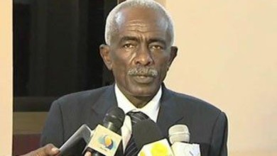 أبوشنب يعلن عن حملة جديدة لجمع السلاح بجنوب دارفور احمد ابو شنب