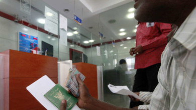 مصر تطلب من مواطنيها الالتزام بقواعد النقد الجديدة في السودان السودان